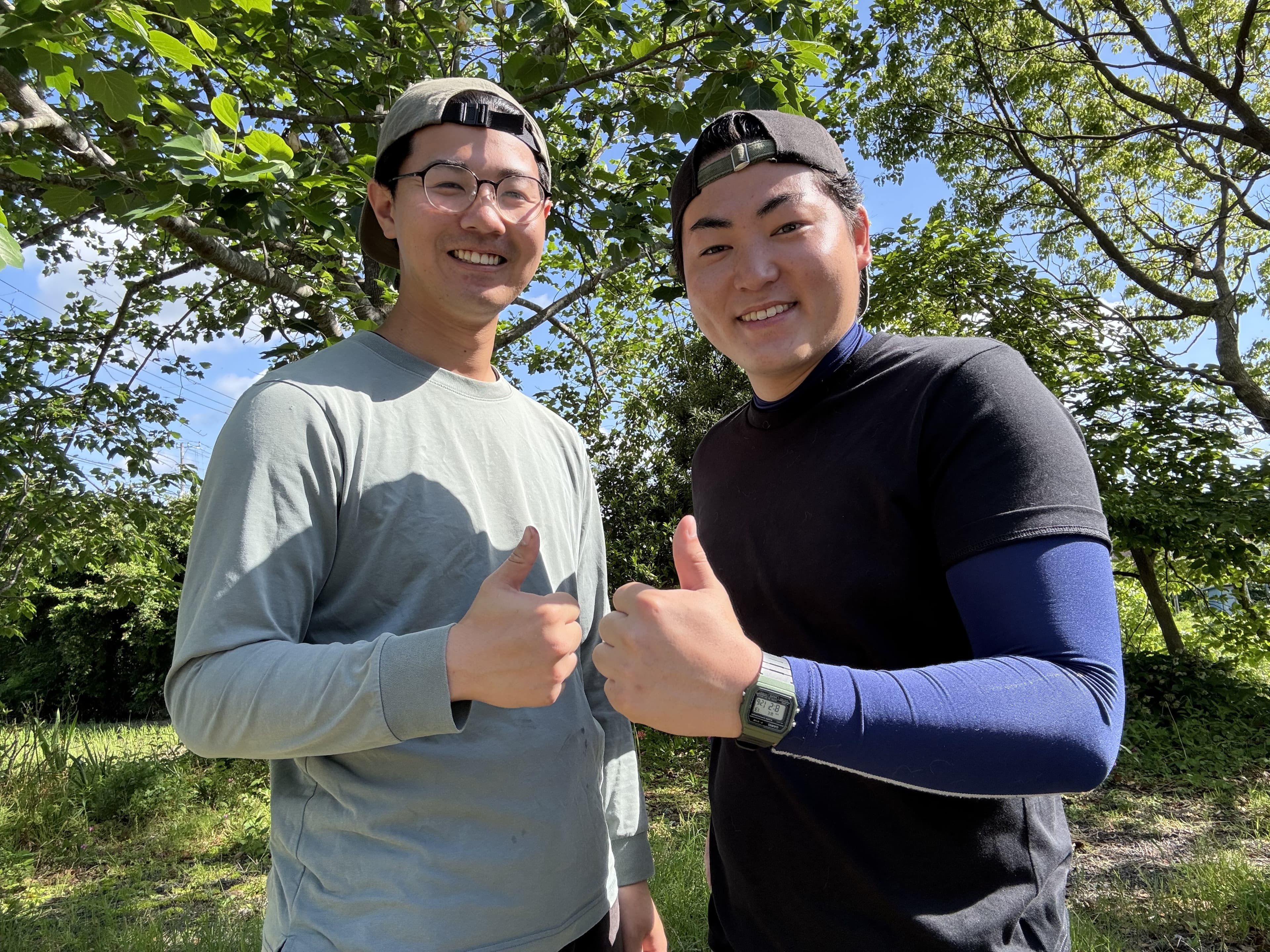 代表 朝山剛介とスタッフ